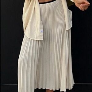 NWT Jenni Kayne Cream Ivory White Pleated Skirt with Black Trim Size  S